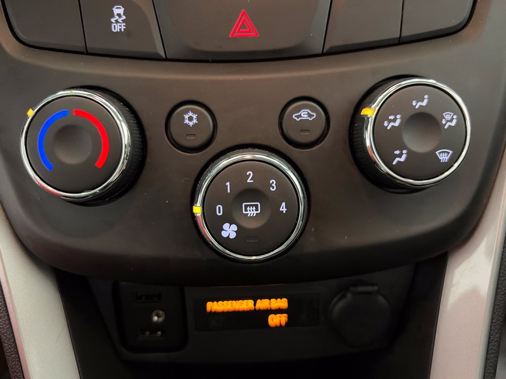 Used 2019 Chevrolet Trax LT w/ LT Convenience Package FWD image 21