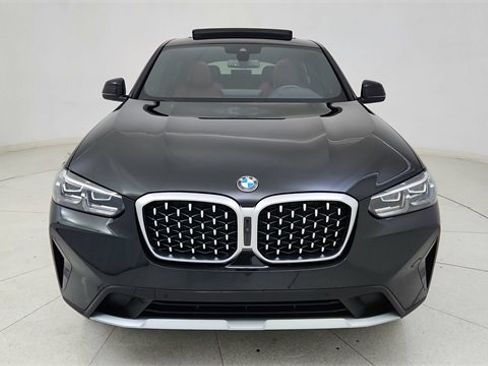 Used 2025 BMW X4 xDrive30i image 2