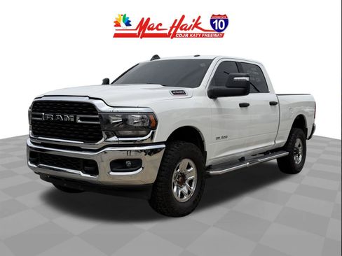 Used 2024 RAM 2500 Big Horn w/ Bed Utility Group AWD/4WD image 4
