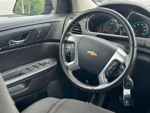 Used 2016 Chevrolet Traverse LT FWD image 12