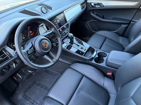 Used 2026 Porsche Macan AWD/4WD image 4