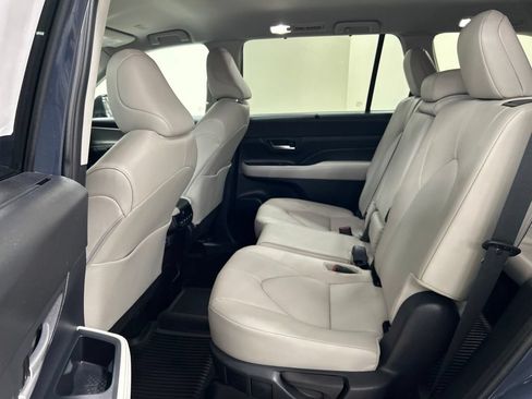 Used 2024 Toyota Grand Highlander AWD image 26