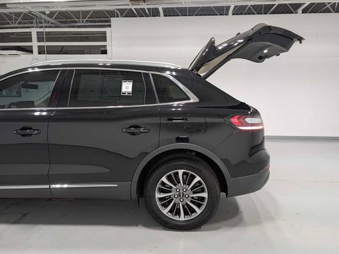 Used 2022 Lincoln Nautilus AWD w/ Premium Package image 11