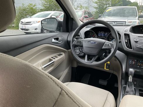 Used 2017 Ford Escape SE AWD/4WD image 18