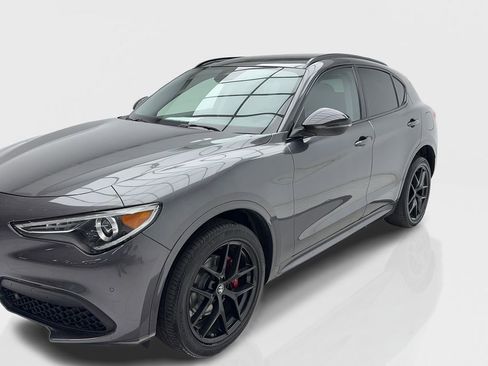 Used 2021 Alfa Romeo Stelvio Ti w/ Nero Edizione image 3