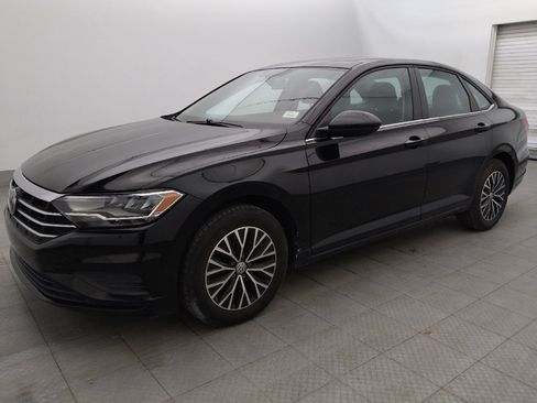 Used 2019 Volkswagen Jetta SE w/ Cold Weather Package FWD image 2