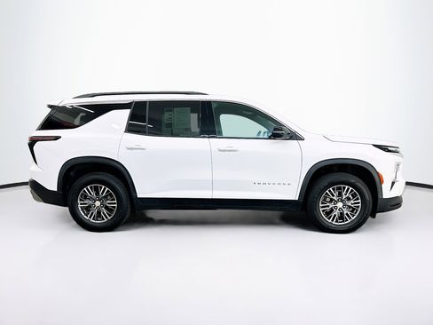 Used 2025 Chevrolet Traverse LT image 10