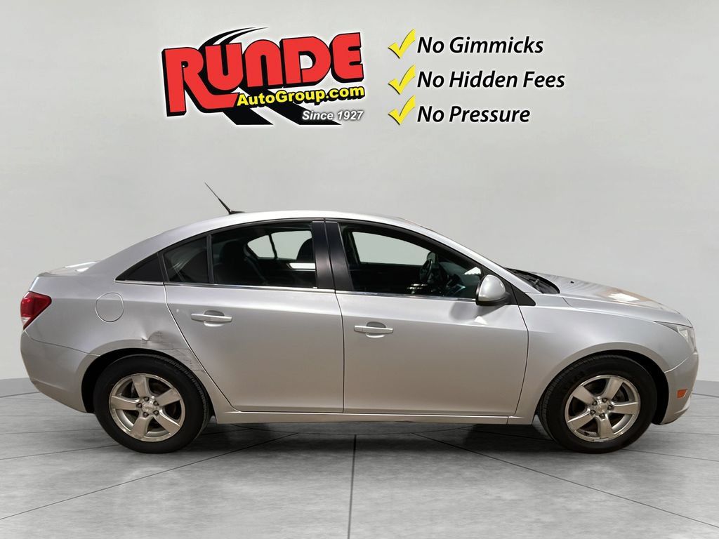 Used 2014 Chevrolet Cruze LT w/ Technology Package FWD image 6