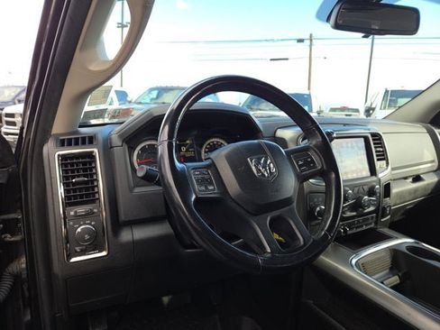 Used 2018 RAM 2500 Big Horn w/ Sport Appearance Group image 8