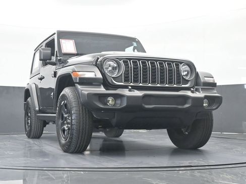 Used 2025 Jeep Wrangler Sport image 58