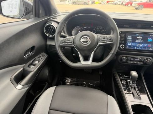 Used 2024 Nissan Kicks SR w/ SR Premium Package FWD image 10