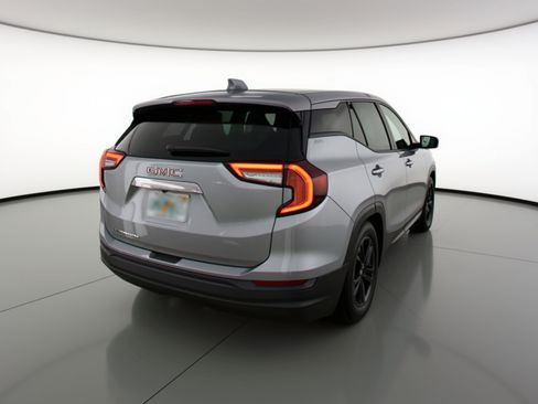 Used 2024 GMC Terrain SLE FWD image 9