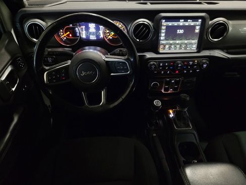 Used 2020 Jeep Wrangler Unlimited Sahara AWD/4WD image 22