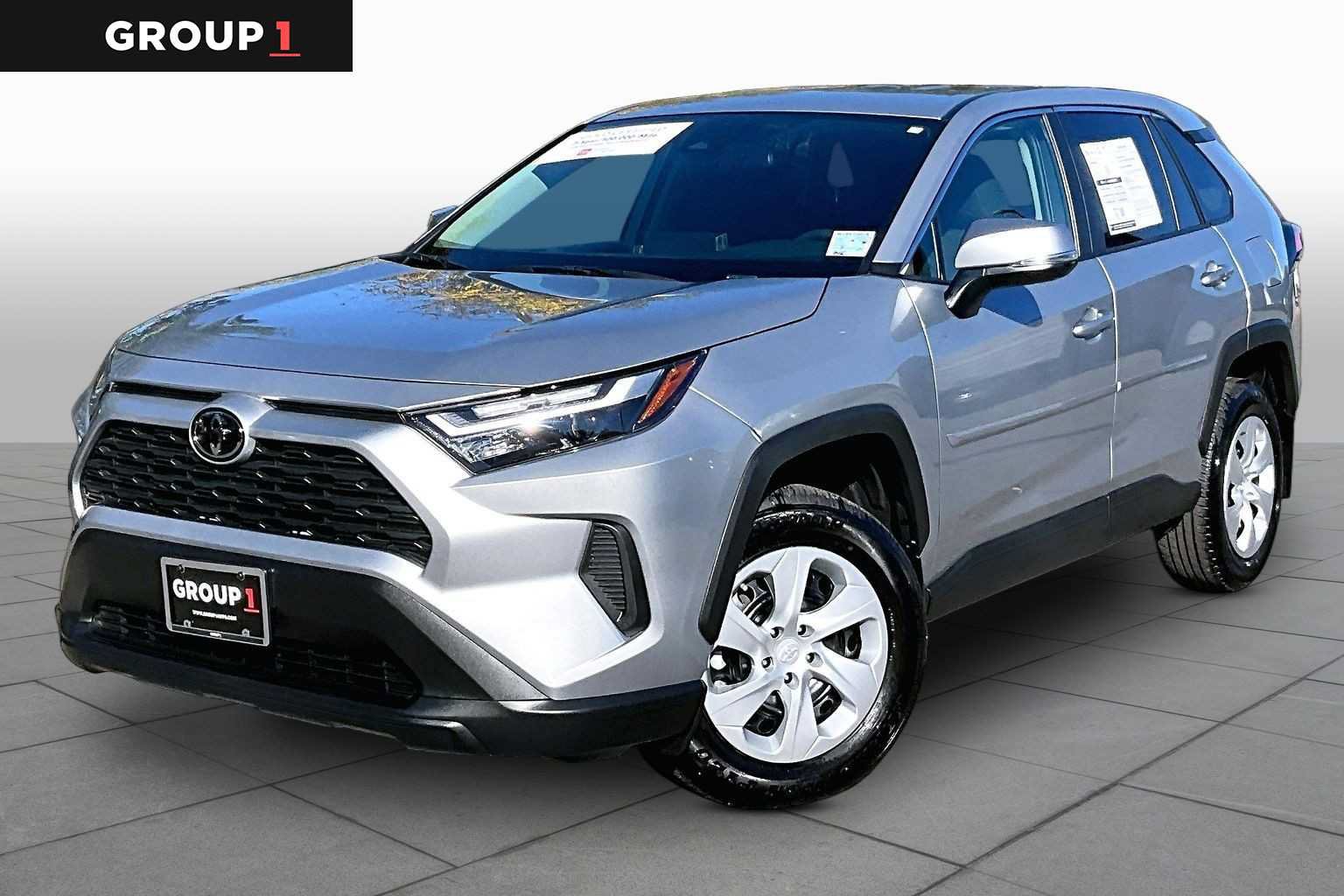 Certified 2025 Toyota RAV4 LE AWD/4WD image 1