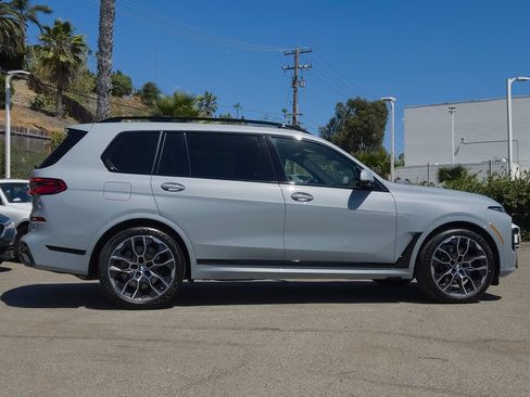 New 2027 BMW X7 xDrive40i w/ M Sport Package AWD/4WD image 3