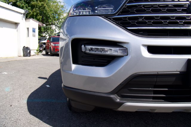 Used 2022 Ford Explorer XLT w/ Equipment Group 202A AWD/4WD image 9