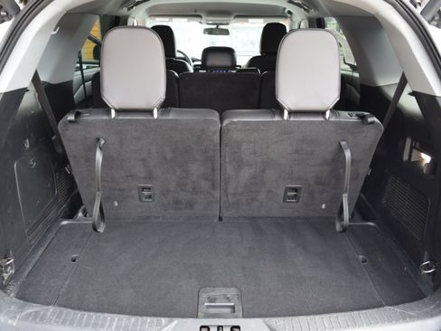 Used 2022 Ford Explorer XLT w/ Equipment Group 202A AWD/4WD image 4