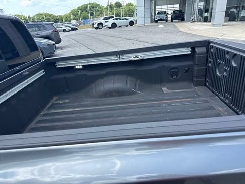 Used 2023 Nissan Frontier SV w/ Technology Package AWD/4WD image 11