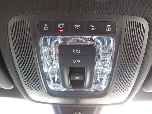 Used 2023 Mercedes-Benz GLB 250 4MATIC image 27