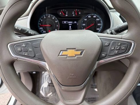 Used 2022 Chevrolet Malibu LT FWD image 18