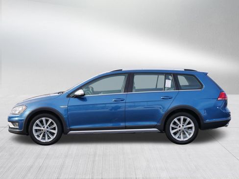 Used 2017 Volkswagen Golf Alltrack SE image 4