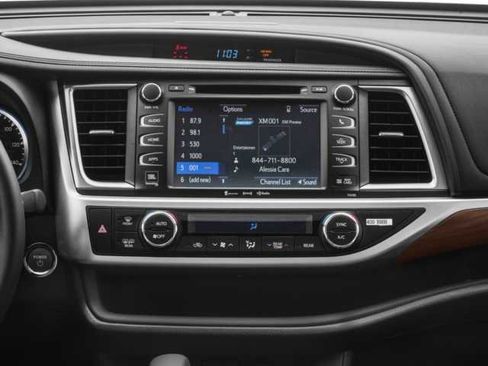 Used 2017 Toyota Highlander Limited Platinum image 8