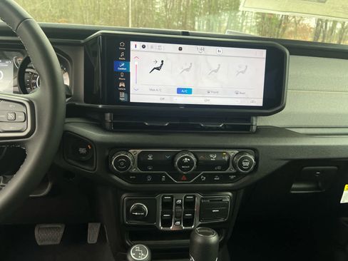 New 2026 Jeep Gladiator Sport image 20