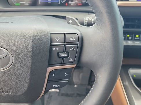 Certified 2025 Toyota Crown Signia AWD/4WD image 21