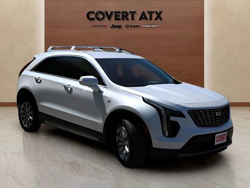 Used 2019 Cadillac XT4 Premium Luxury w/ Technology Package FWD image 7