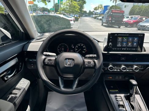 Used 2024 Honda CR-V EX-L image 18