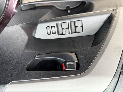 Used 2016 Toyota RAV4 LE AWD/4WD image 12