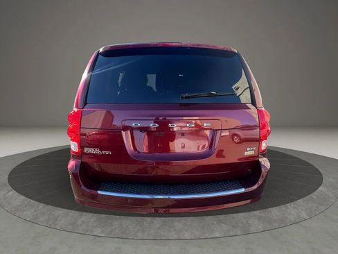 Used 2019 Dodge Grand Caravan SXT image 6