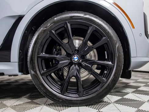 Used 2025 BMW X7 xDrive40i w/ M Sport Package AWD/4WD image 42
