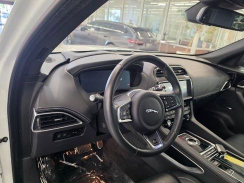 Used 2018 Jaguar F-PACE S AWD/4WD image 7