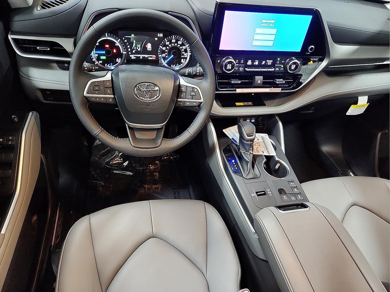 Certified 2026 Toyota Highlander XLE AWD/4WD image 9