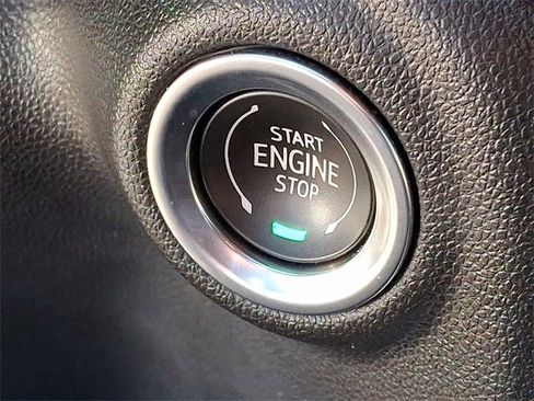 Used 2022 Chevrolet Silverado 1500 High Country image 21