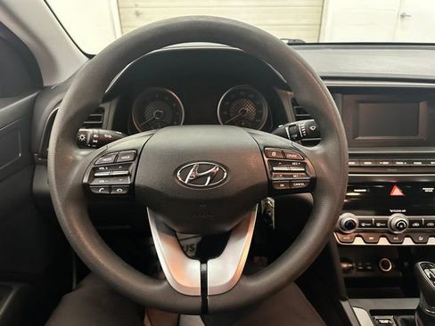 Used 2020 Hyundai Elantra SE w/ Cargo Package (C1) FWD image 11