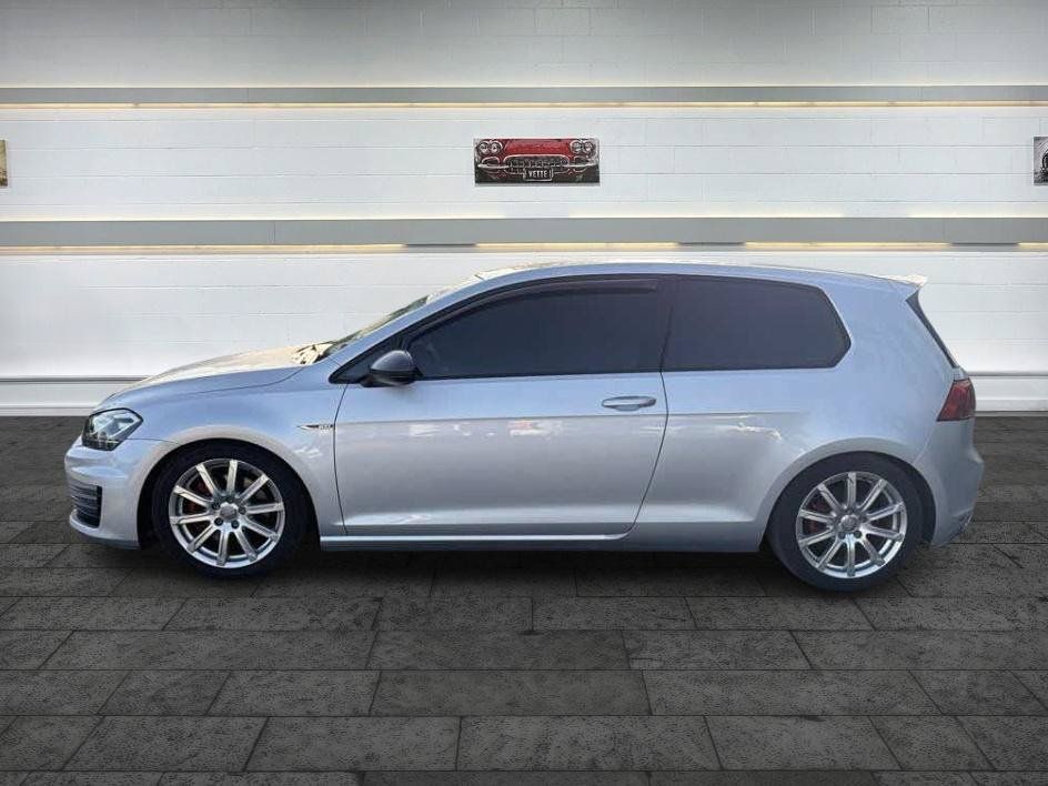 Used 2015 Volkswagen Golf 2-Door FWD image 3