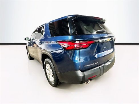 Used 2022 Chevrolet Traverse LS image 5