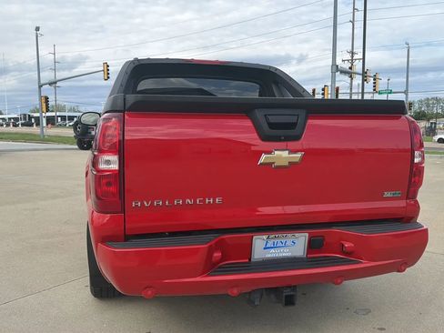Used 2010 Chevrolet Avalanche LTZ AWD/4WD image 15