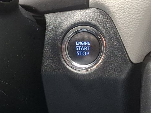 Used 2020 Toyota RAV4 XLE w/ Convenience Package AWD/4WD image 26