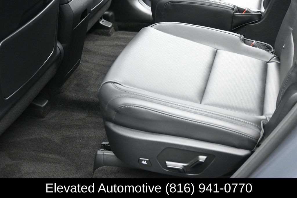 Used 2025 Hyundai Santa Fe Calligraphy AWD/4WD image 15