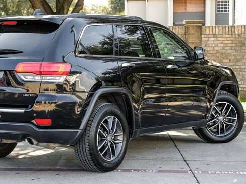 Used 2018 Jeep Grand Cherokee Limited image 18