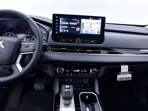 New 2026 Mitsubishi Outlander SE FWD image 13