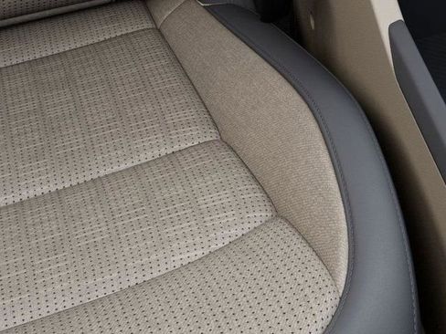 New 2025 Kia Niro Wave w/ Wave Preserve Package image 25