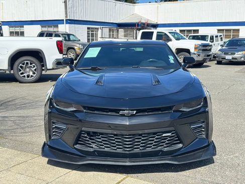 Used 2018 Chevrolet Camaro SS RWD image 3