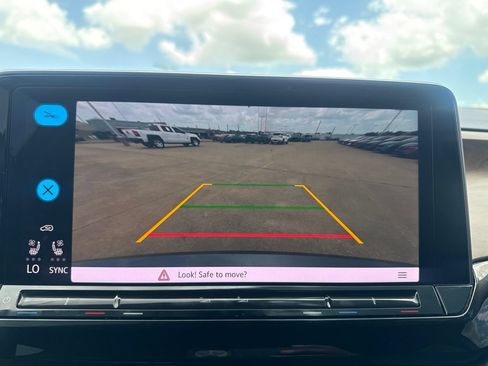 Used 2024 Volkswagen Atlas SE FWD image 45