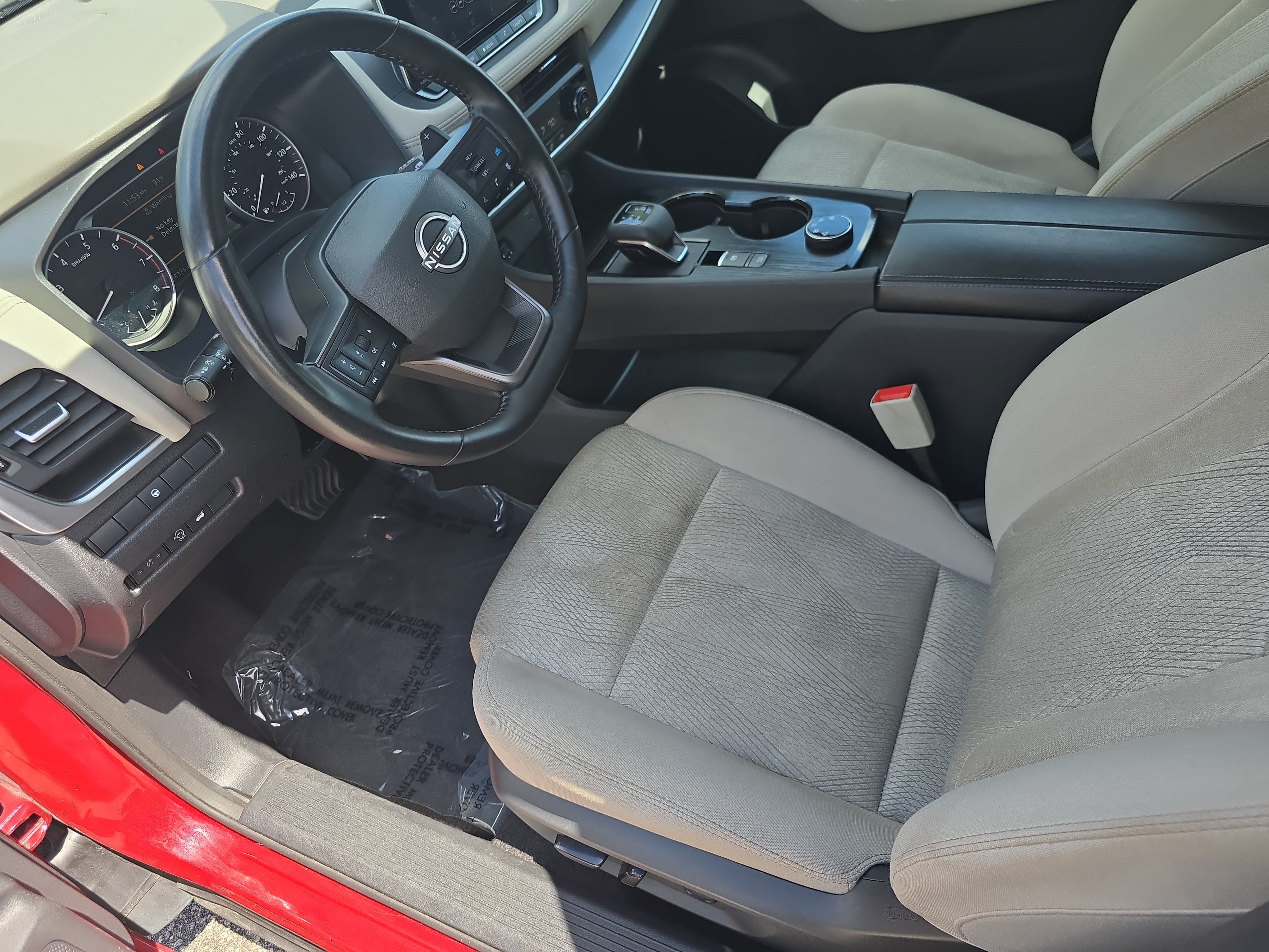 Used 2025 Nissan Rogue SV AWD/4WD image 15