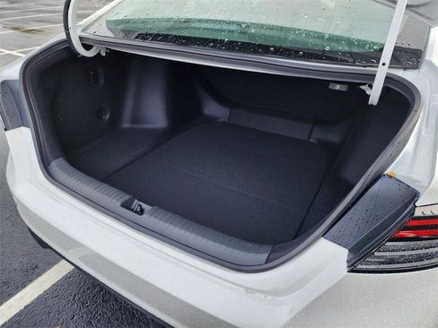 Used 2025 Honda Accord LX image 19