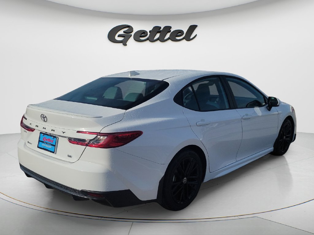 Used 2026 Toyota Camry SE FWD image 5